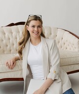 Book an Appointment with Chloe Houlder at WholeSelf Therapy